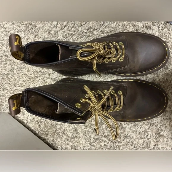 Brown doc martens lace up women’s/mens - Picture 4 of 7